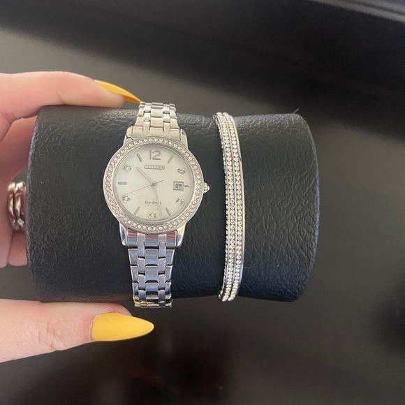 Woman’s Citizen Eco Drive watch and bracelet set - Picture 2 of 5